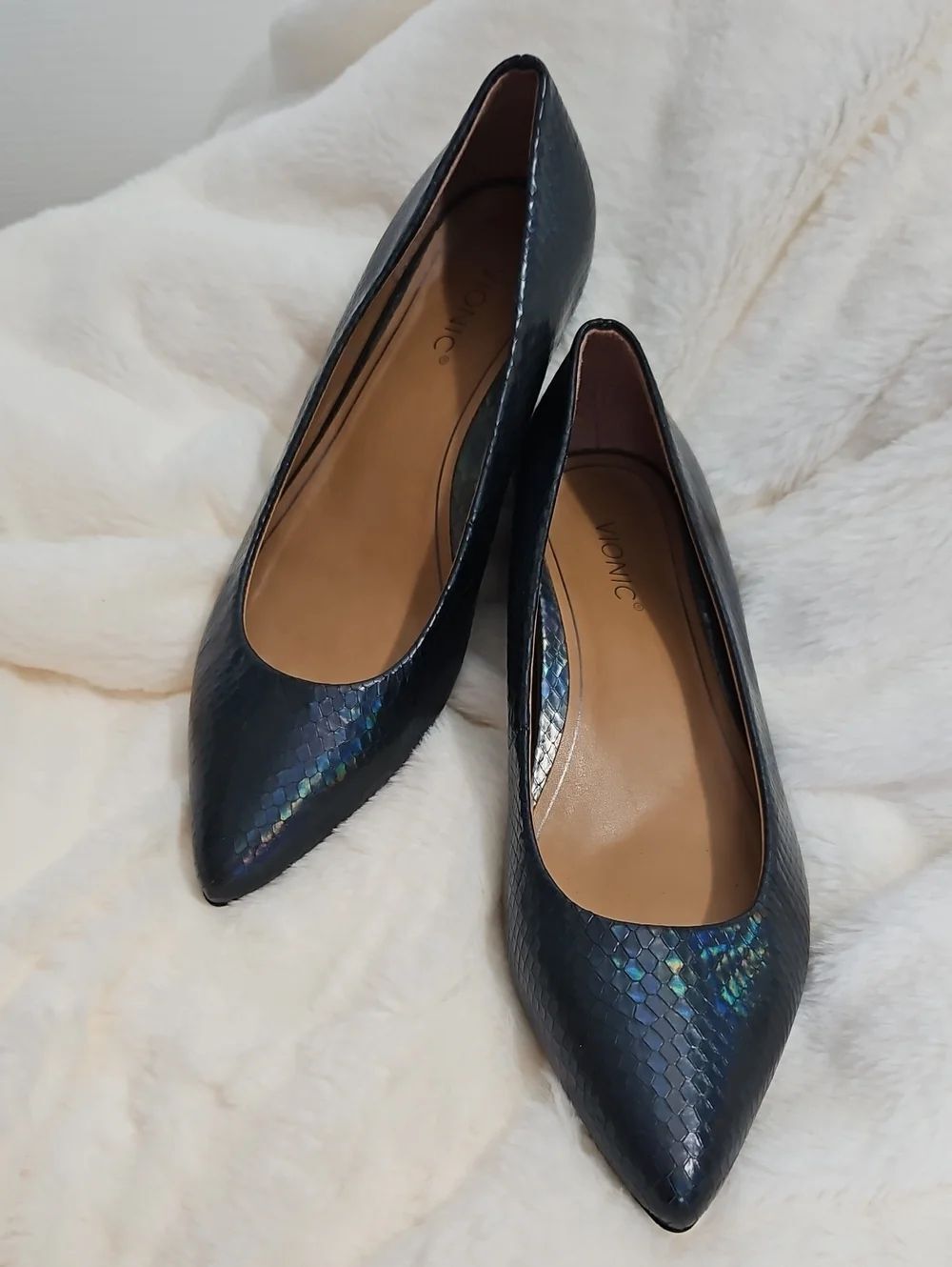 Vionic Lena Iridescent Snakeskin Pointed Toe Flats Women's Size 8